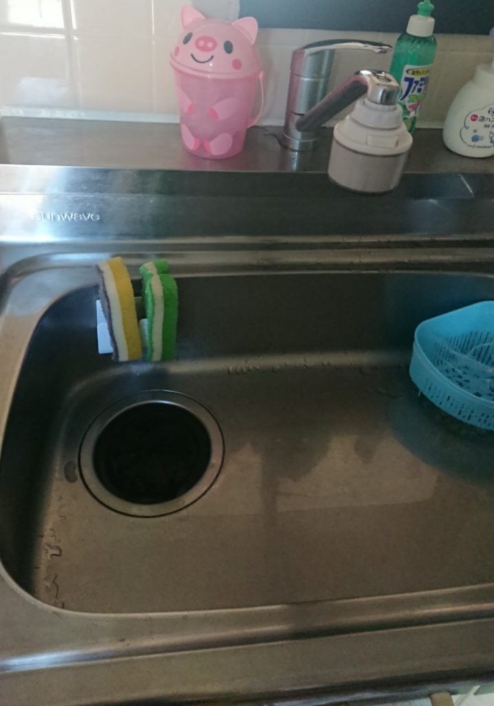 静岡市で台所の蛇口水漏れ修理を行いました。
